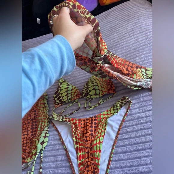 SHEIN 4-Piece Retro Print Bikini Set w/ Skirt & Headscarf 🌿🧡 Barely Worn - Picture 6 of 8